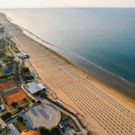 Apartment Beachfront 50m From The Sea With Balcony *