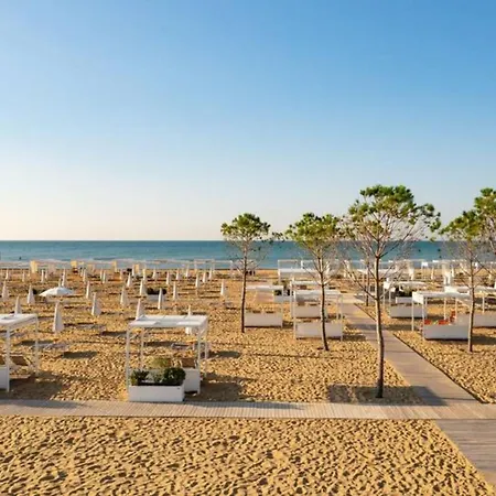 Apartment Beachfront 50m From The Sea With Balcony *
