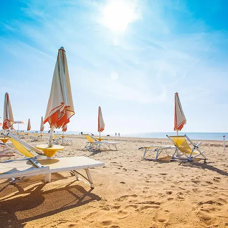 Beachfront 50m From The Sea With Balcony * Bibione